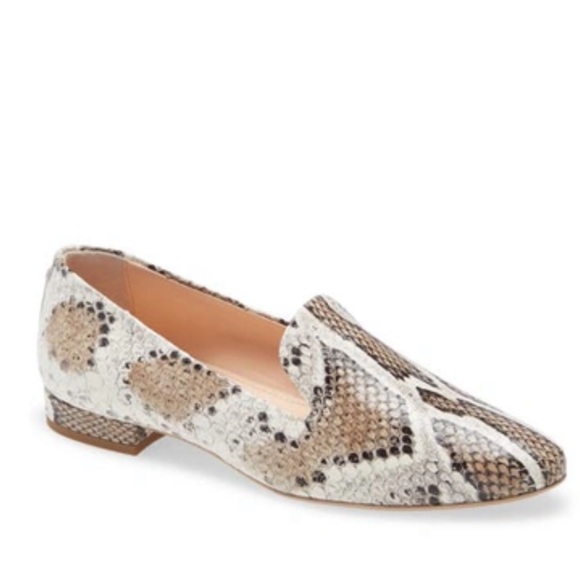 EMBOSSED VENETIAN LOAFER IN GREY SNAKE PRINT - Picture 1 of 1